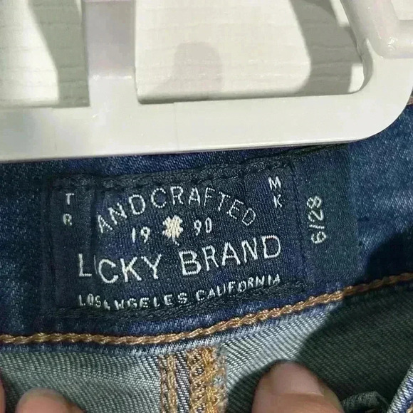 Lucky Brand Brooke Skinny Jean. Size 6/28. Medium wash denim. - Picture 3 of 11